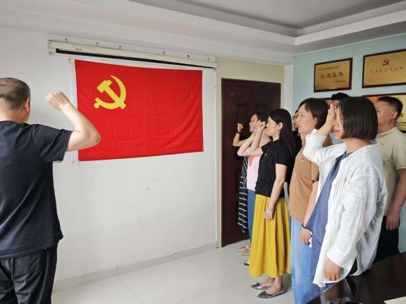 严守八项规定 喜迎“七一”华诞——爱体育官方端网站登录入口-爱体育(中国)
咨询党支部组织开展迎“七一”主题党日活动